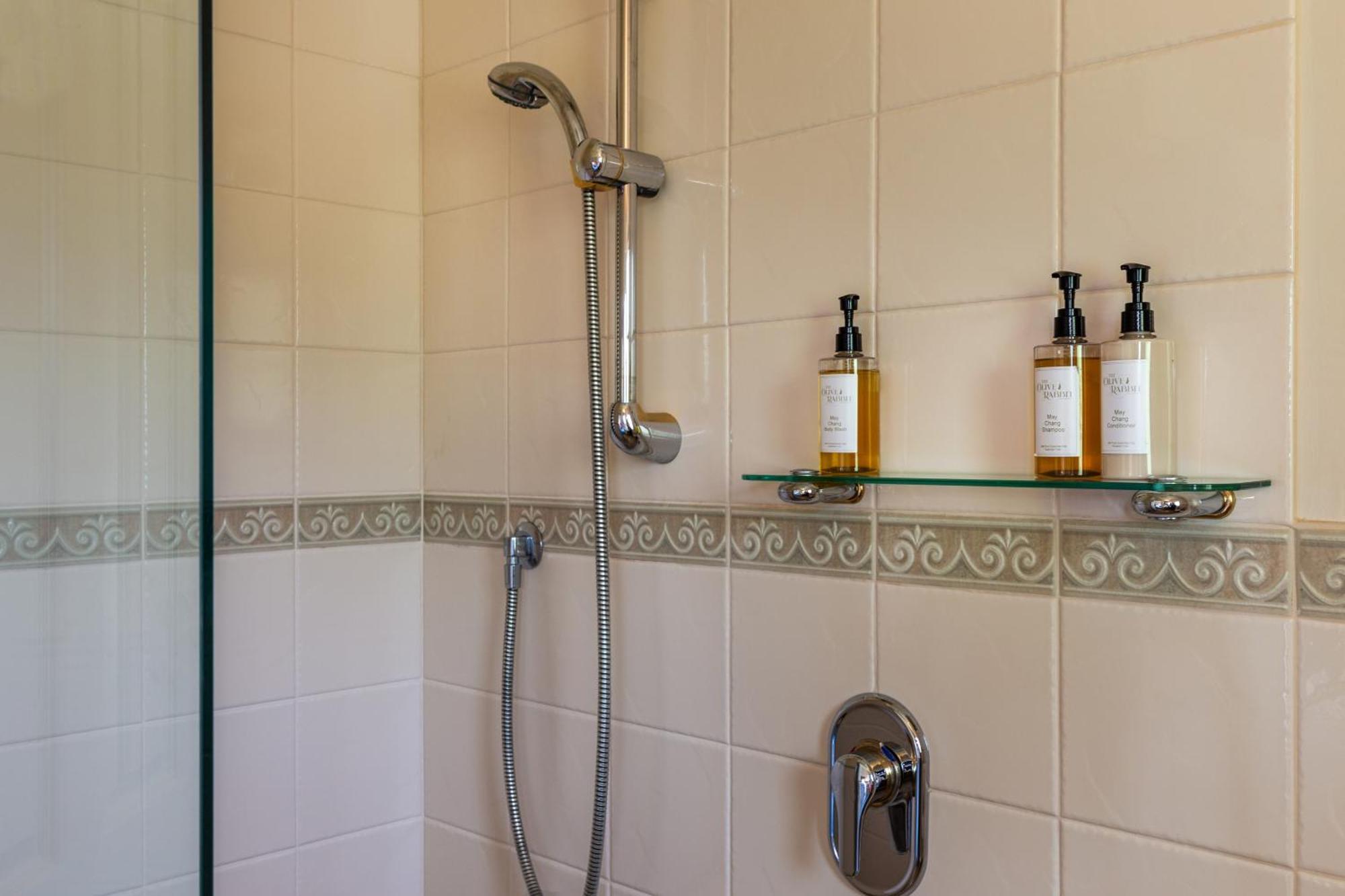 Olive Rabbit - Boutique Bed & Breakfast Терейнджи Экстерьер фото